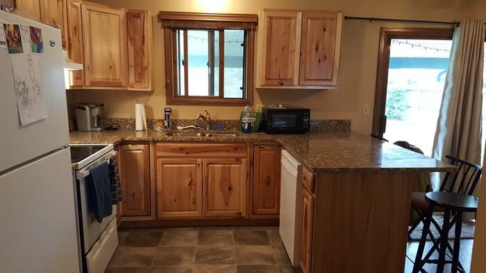 3112 Lymen Street - Photo 3 of 17