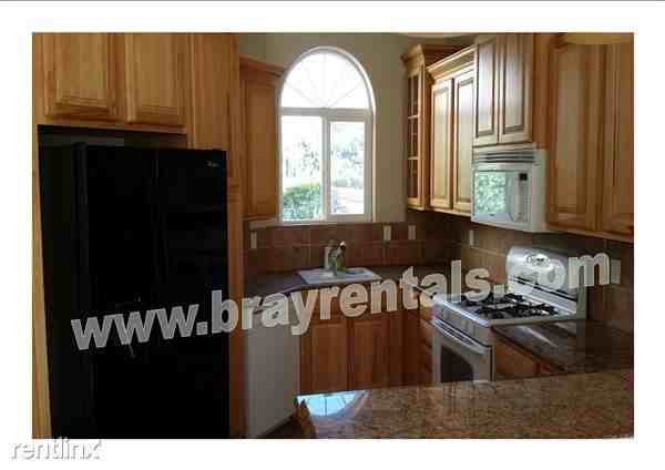 359 Desert Trails Drive - Photo 3 of 7