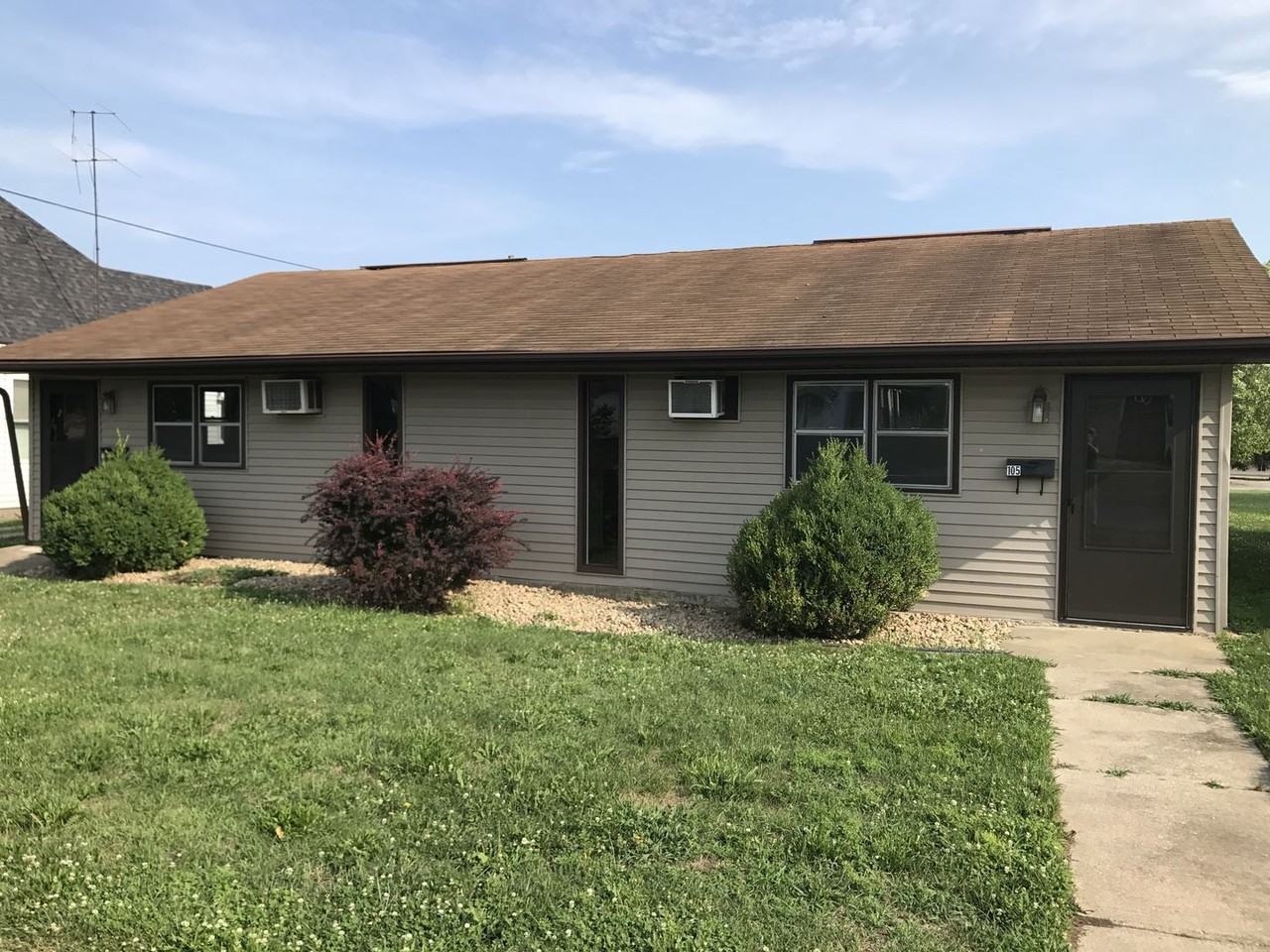 105-107 E. McDonald St - Photo 2 of 6