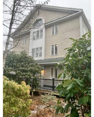 24 Wampanoag Rd - Photo 2 of 19