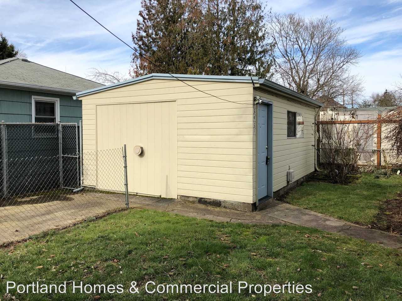 3937 SE 62nd Ave - Photo 2 of 5
