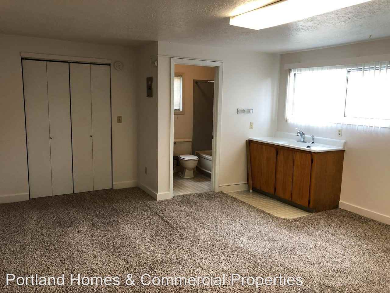 3937 SE 62nd Ave - Photo 3 of 5