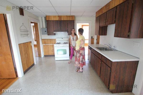 294 Washington Street - Photo 2 of 8