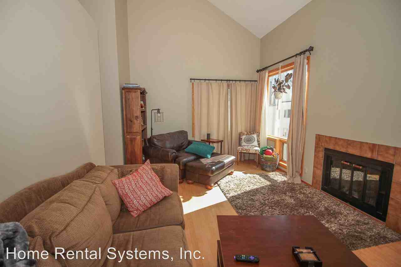 3055 Lake Shore Drive - Photo 2 of 10