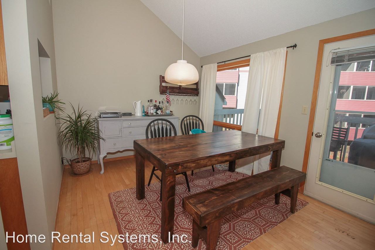3055 Lake Shore Drive - Photo 3 of 10