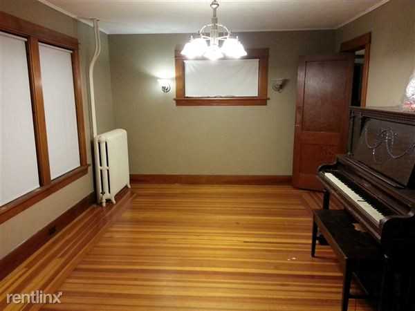 305 Safford St - Photo 2 of 10