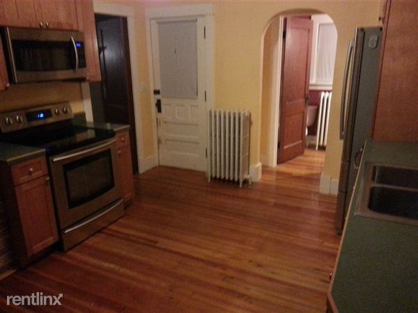 305 Safford St - Photo 3 of 10