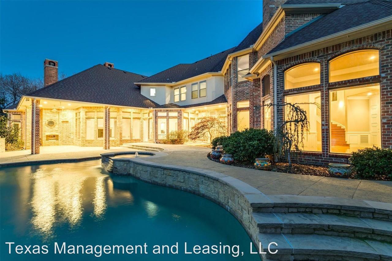 5300 Spicewood Lane - Photo 3 of 36