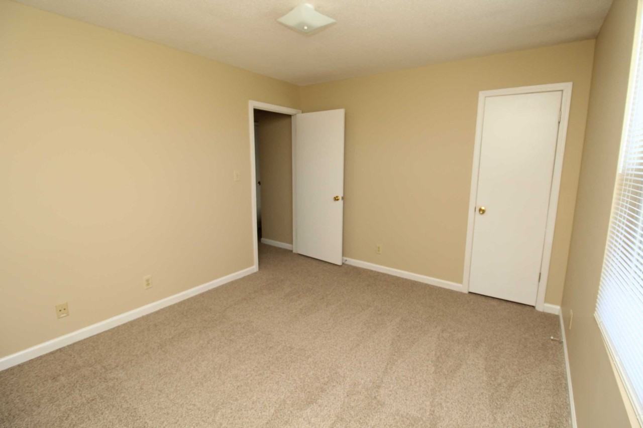 3272 Tower Dr - Photo 3 of 7
