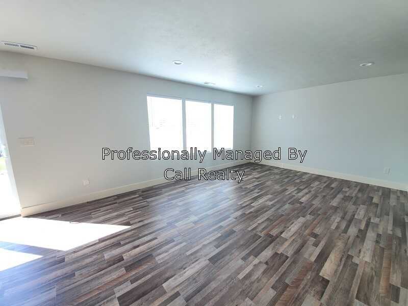 823 N Johnson Rd - Photo 3 of 16