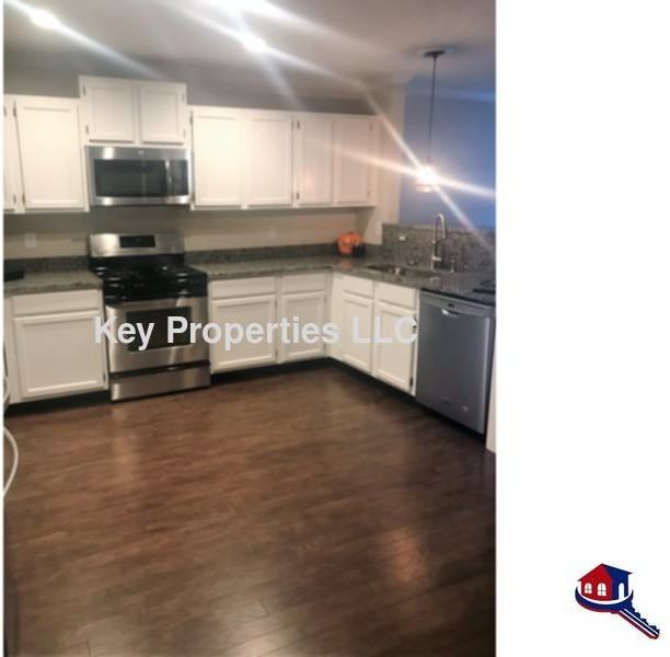 812 Farragut Commons Dr - Photo 3 of 10