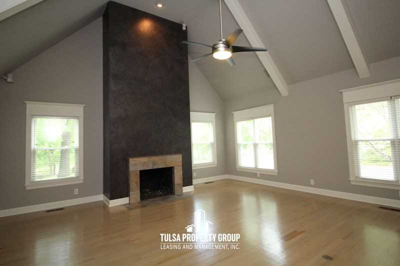 3031 S Rockford Rd - Photo 2 of 24