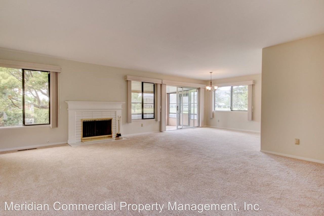 300 Mockingbird Circle - Photo 3 of 34