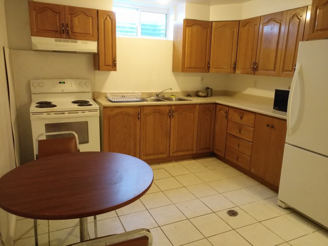 984 Bathgate Drive, Ottawa, ON K1J 8E6, CA 3 unit Rentals Zumper