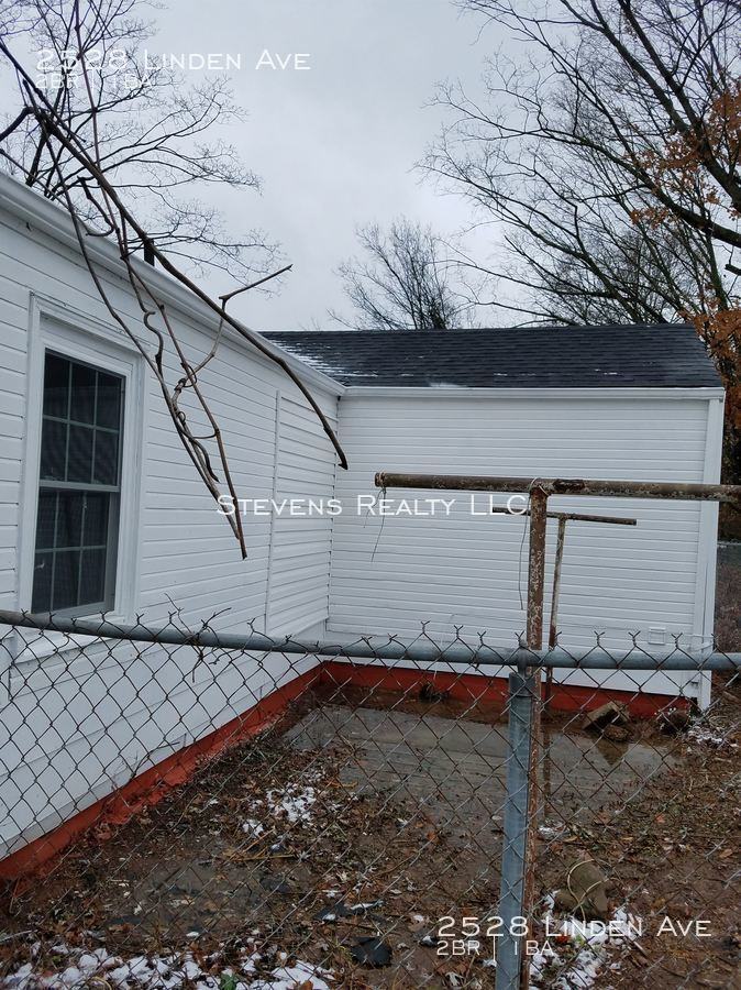 2528 Linden Ave - Photo 3 of 9