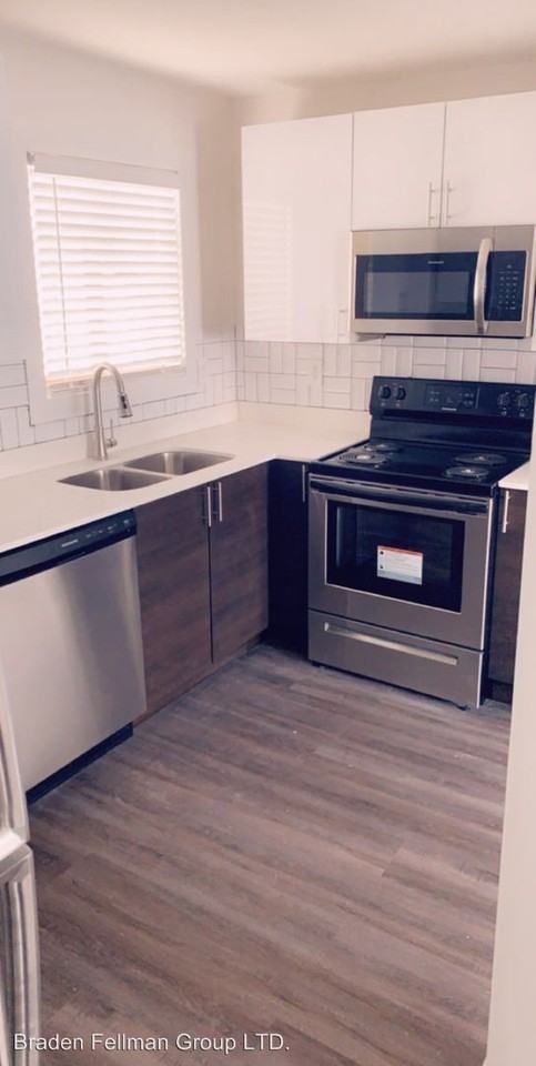 1196 Woodland Ave NE - Photo 2 of 12