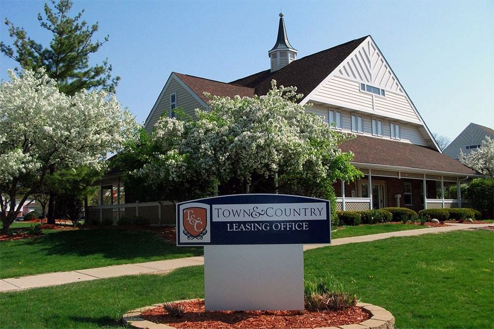 Town and Country - Photo 2 of 37