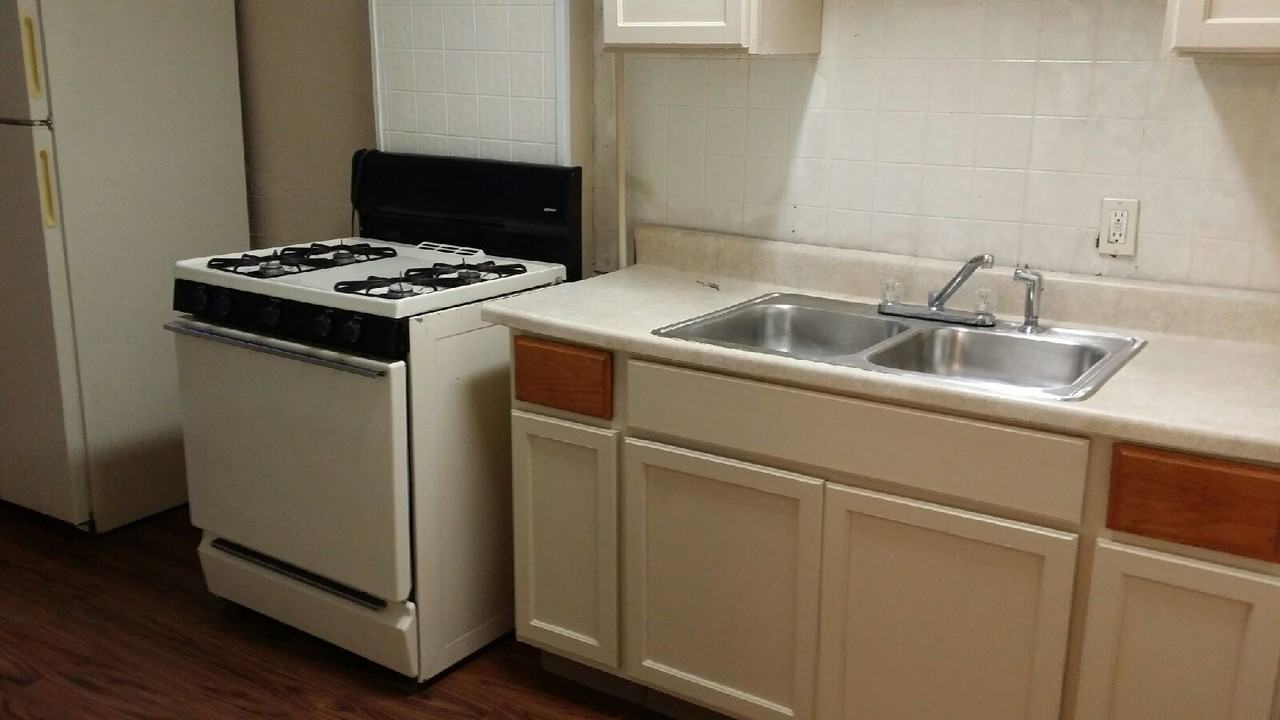 1458 E 115TH STREET - Photo 3 of 10