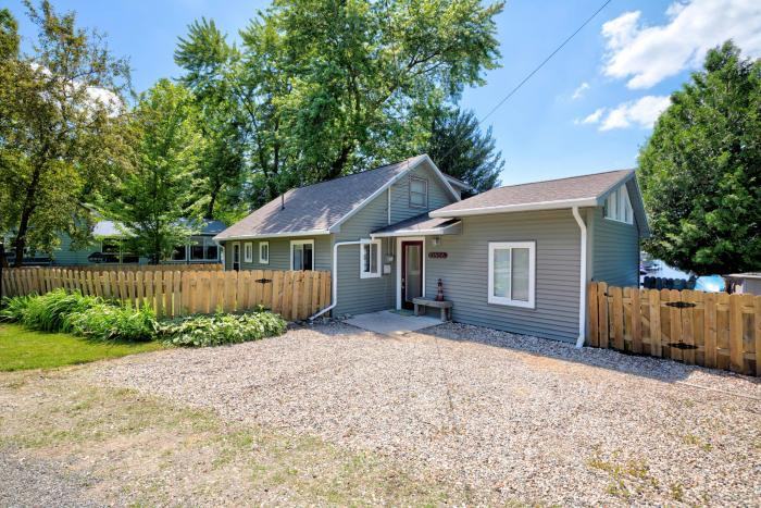 10806 Wildwood Road - Photo 2 of 50