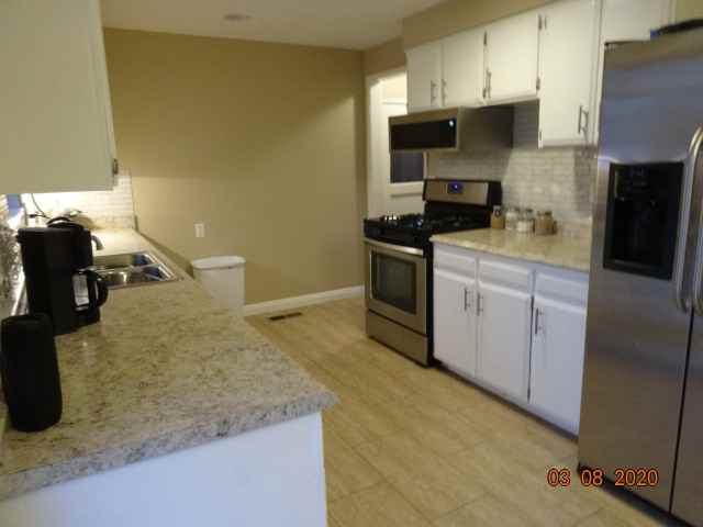 2042 N 450 W - Photo 2 of 12