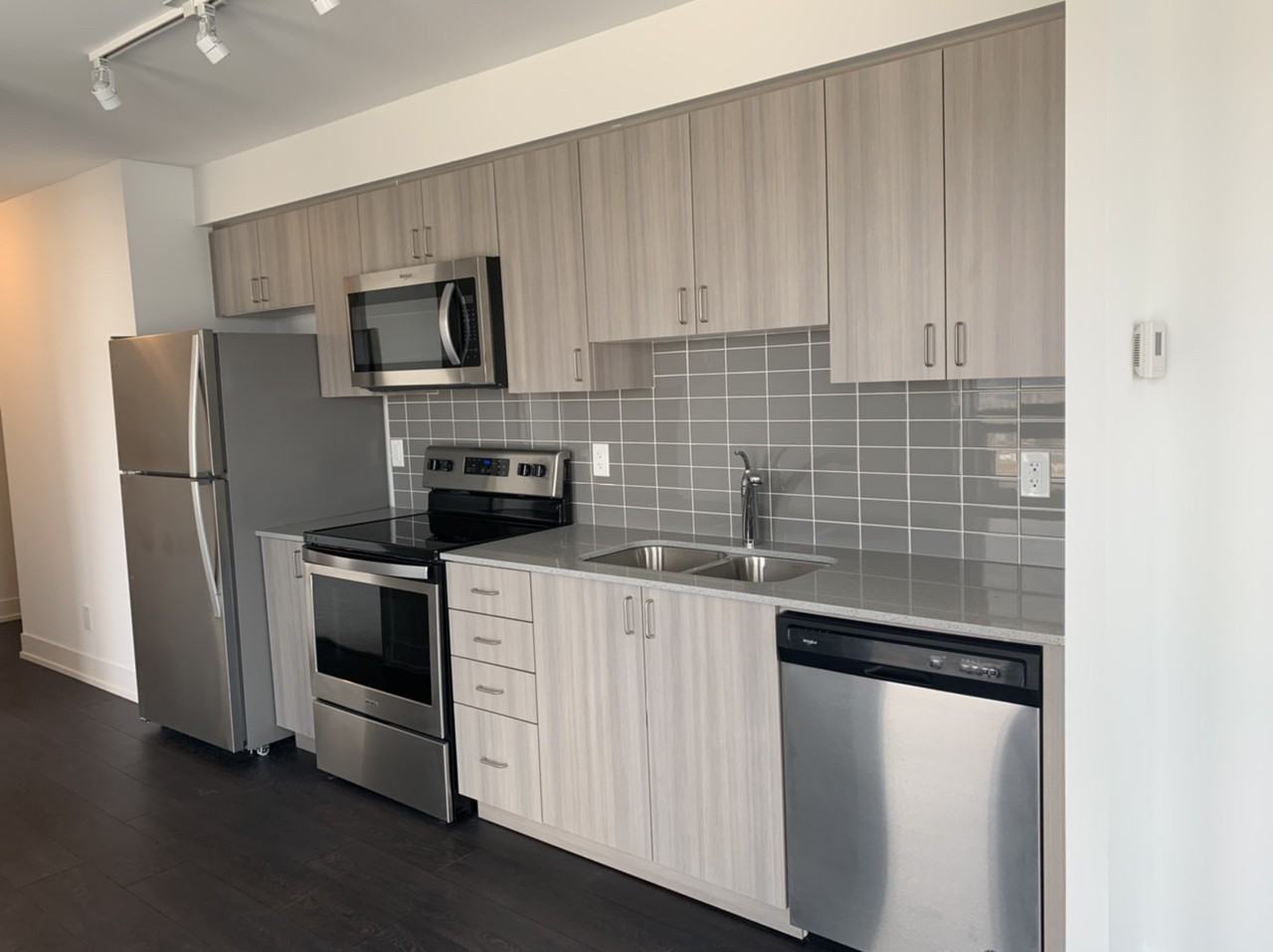 1255 Bayly St - Photo 2 of 11