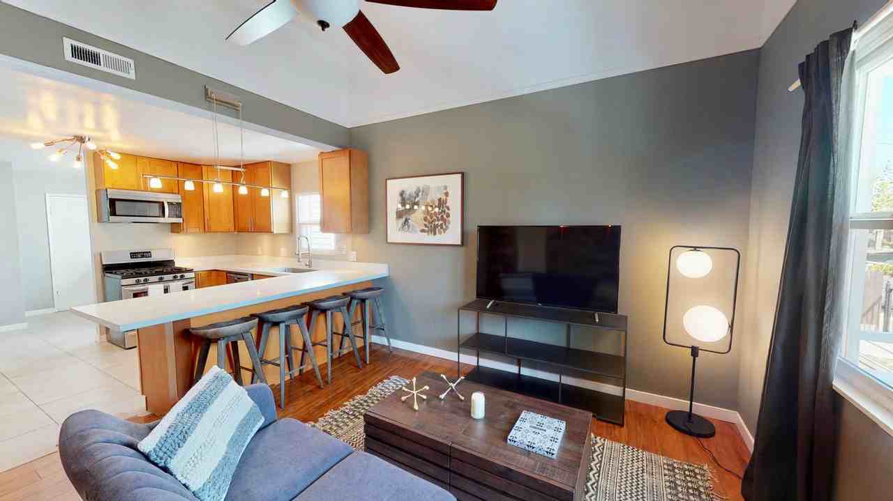 Modern Prescott duplex with landscaped backyard - Photo 2 of 12