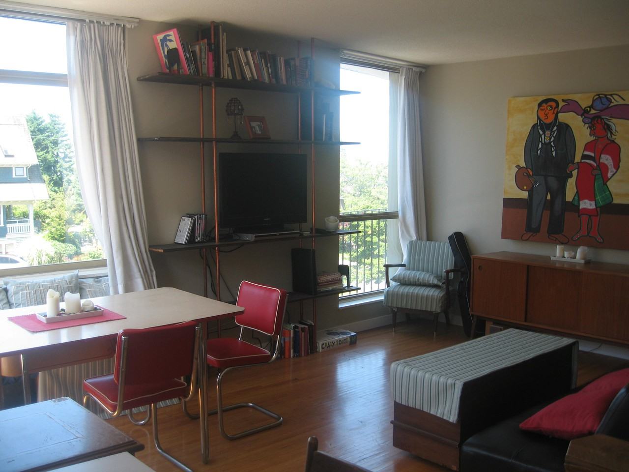 2476 York Avenue - Photo 3 of 13