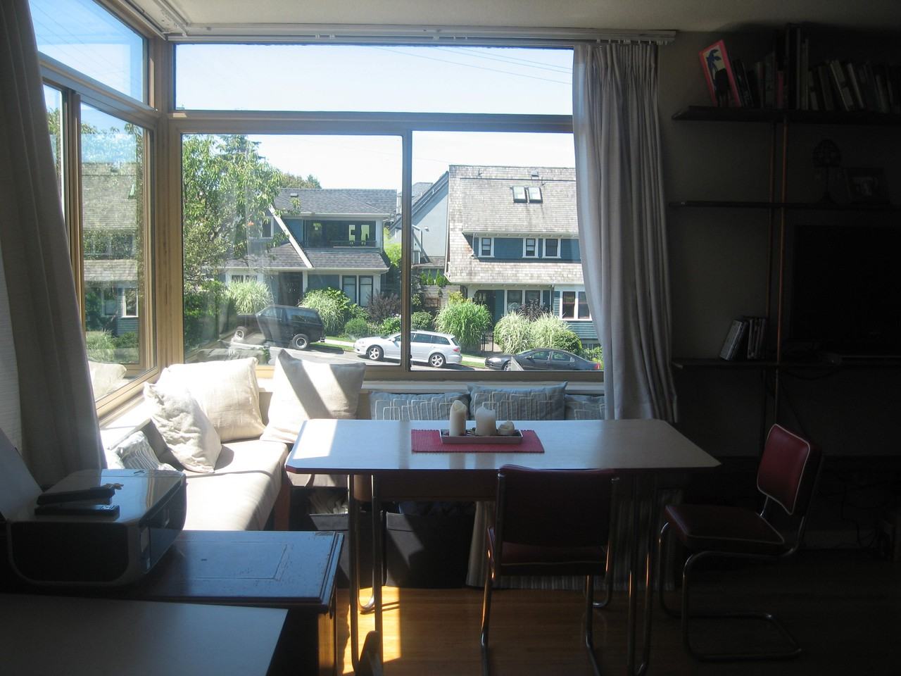 2476 York Avenue - Photo 2 of 13