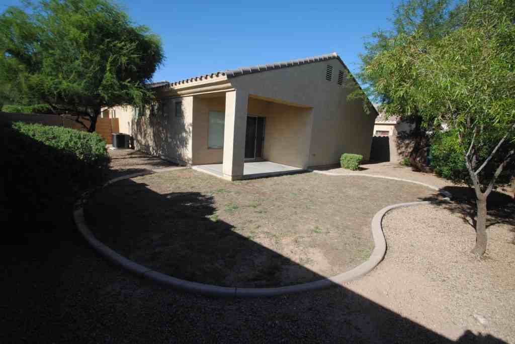 7129 W Globe Ave - Photo 2 of 19