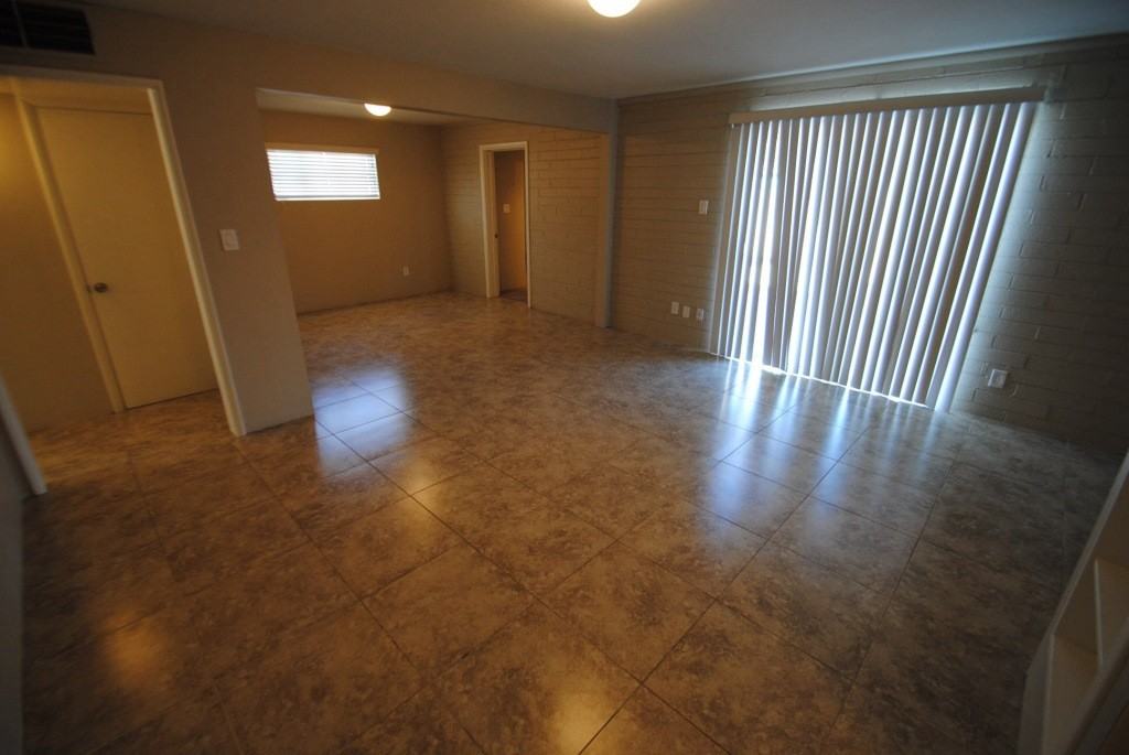 4531 N 27th Dr - Photo 3 of 14