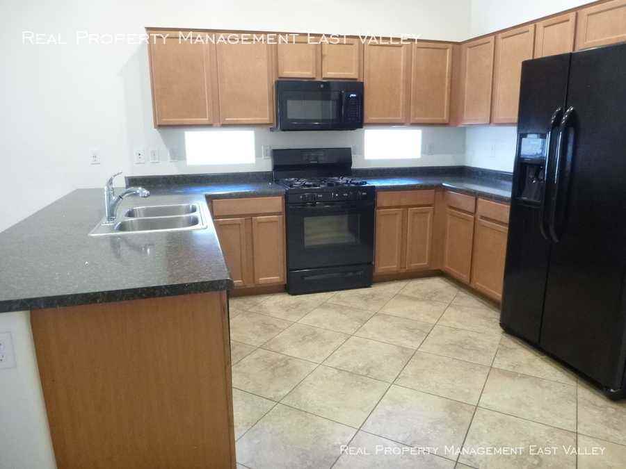 13014 W Lamar Rd - Photo 3 of 14
