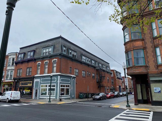 275 Herr St-2 - Photo 2 of 10