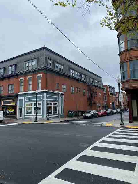 275 Herr St-2 - Photo 3 of 10