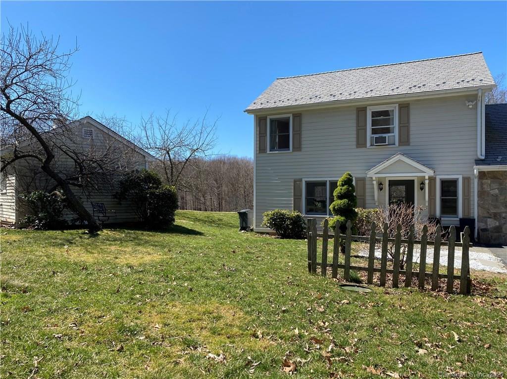 20 Fieldstone Drive - Photo 2 of 29