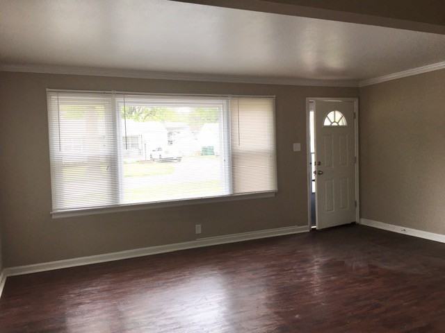 1124 Bakewell Drive - Photo 3 of 10