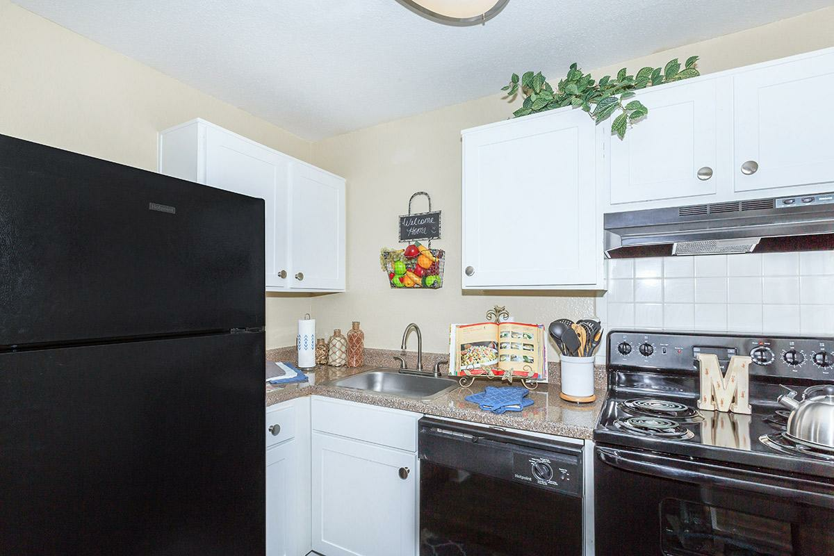 Carriage Place Apartments - Photo 3 of 12