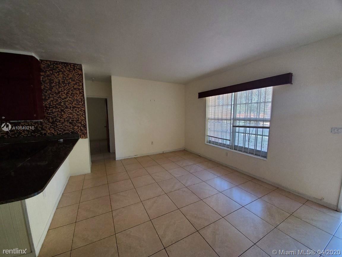 1226 Ne 112th St #0 - Photo 3 of 12