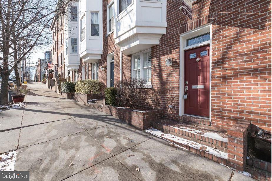 702 William St - Photo 2 of 30
