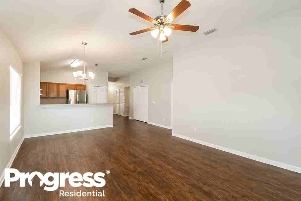 4484 Campus Hills Cir - Photo 3 of 16