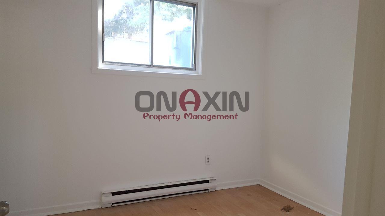 1590 Rue-Notre-Dame-de-Grâces - Photo 3 of 9