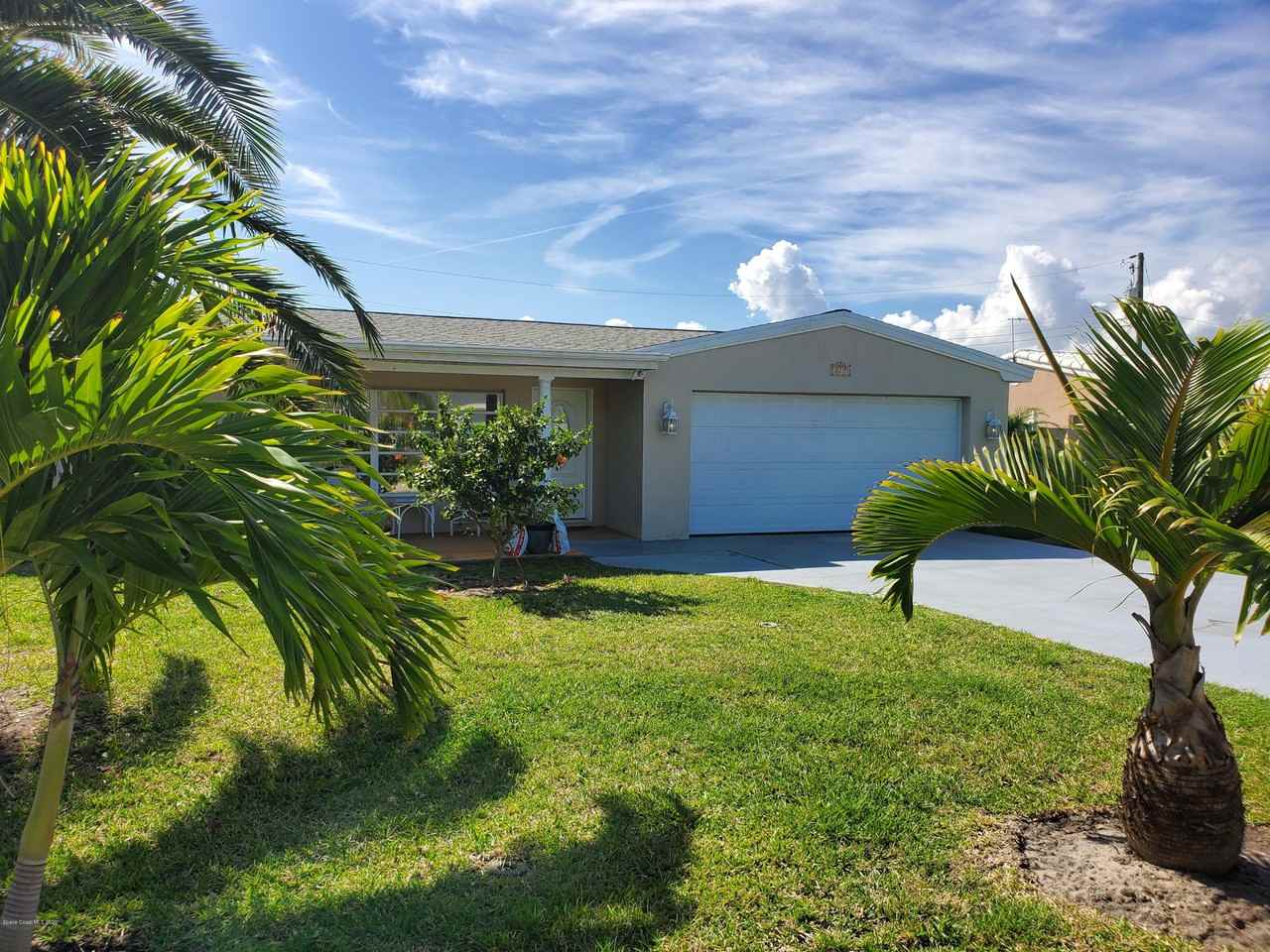 279 Ellwood Ave - Photo 3 of 30