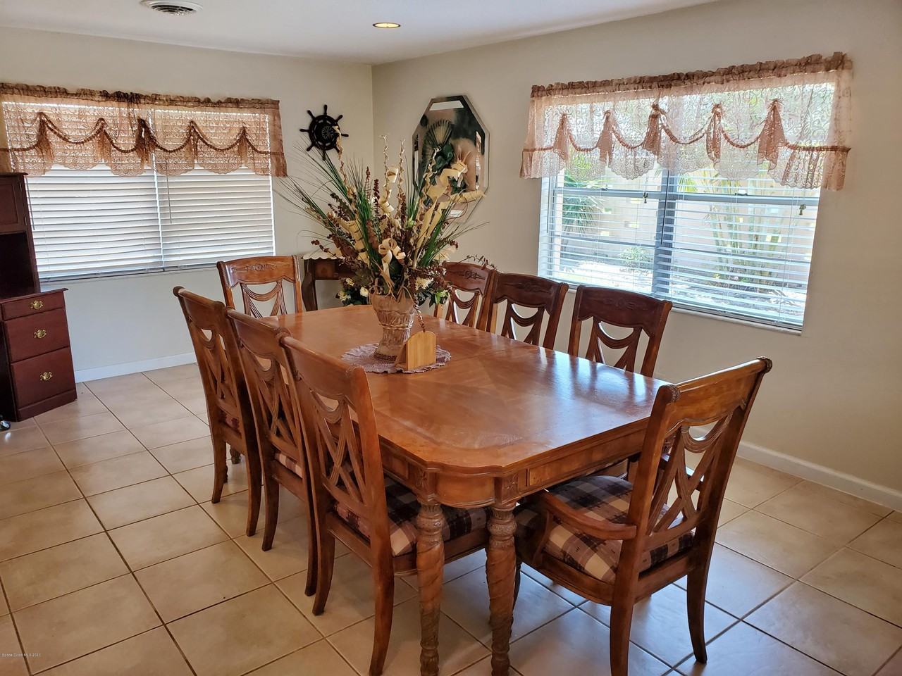 289 Ellwood Avenue - Photo 3 of 39