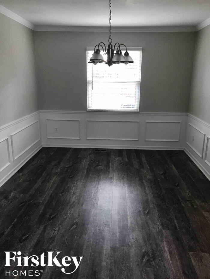 1715 Scottsdale Avenue - Photo 3 of 15