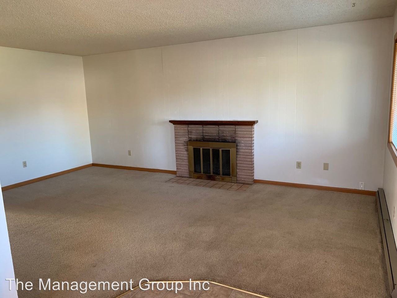 704 Ne 108th Avenue - Photo 2 of 13