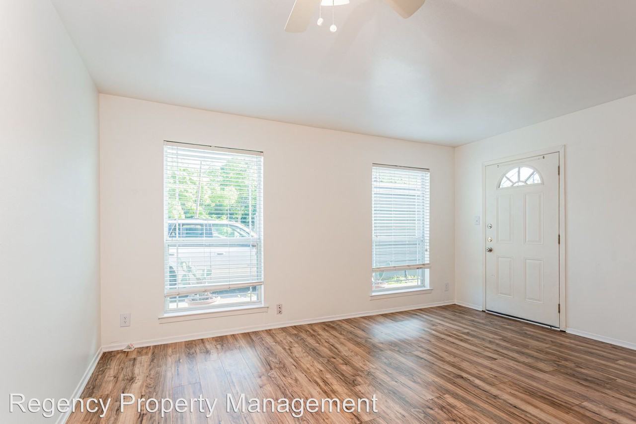 900 E 13th st - Photo 2 of 11