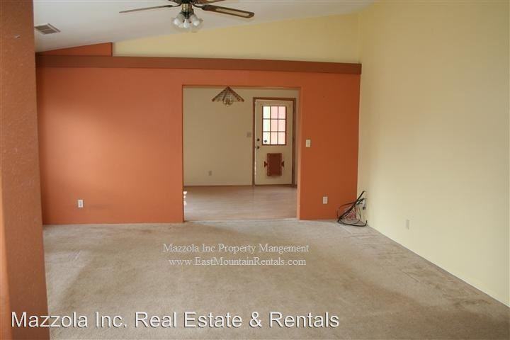 24 Fischer Ln - Photo 3 of 12