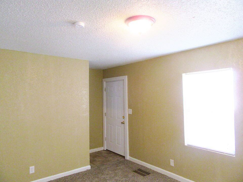 2215 Askew Ave - Photo 3 of 13