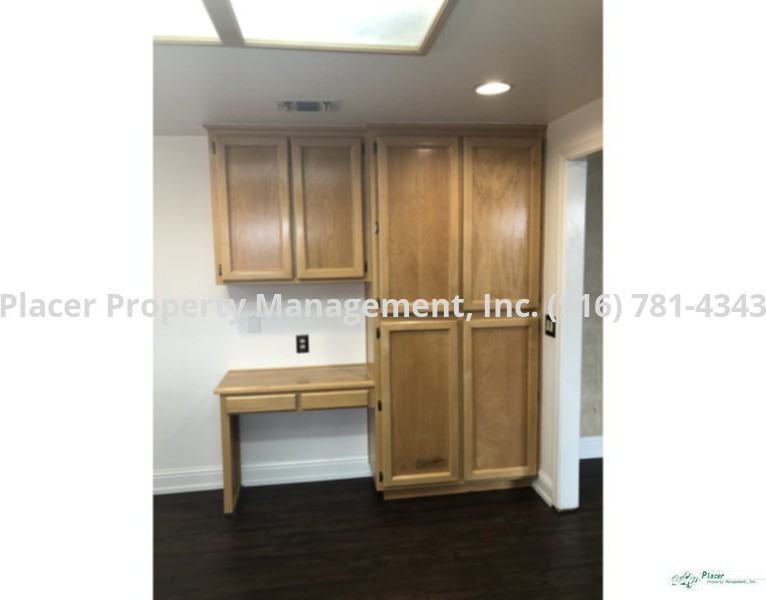 1407 New England Drive - Photo 3 of 10