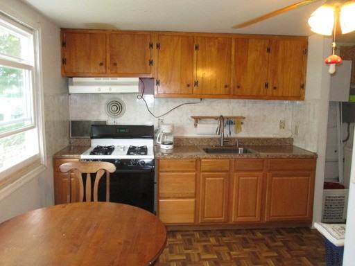 809 5th Ave - Photo 2 of 17