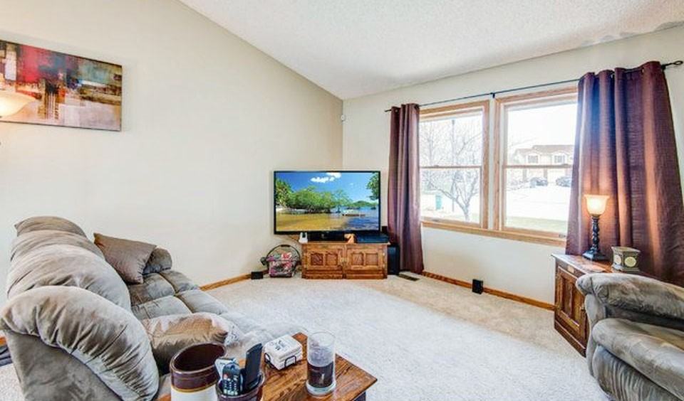 1424 Clementine Ct - Photo 3 of 20